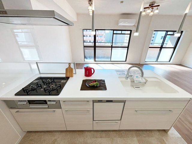Superior Minami Comfort 3LDK Apartment in Nagoya Port Ward - Thumbnail 2