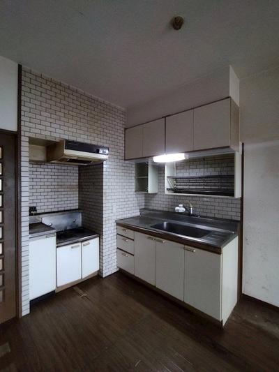 3LDK Apartment Near Imaike Station in Kitakyushu — Image 2, Yahatanishi, Fukuoka