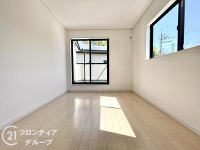 4LDK Family Home in Ikoma with South-Facing Garden — Image 4, Ikoma, Nara