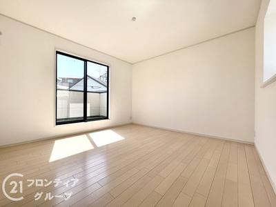 4LDK Family Home in Ikoma with South-Facing Garden — Image 2, Ikoma, Nara