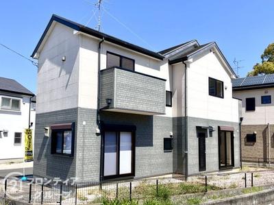 4LDK Family Home in Ikoma with South-Facing Garden — Image 1, Ikoma, Nara