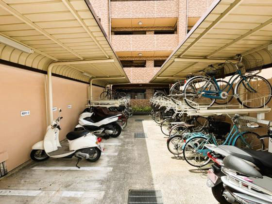4LDK Apartment in Katano with South-Facing Balcony - Thumbnail 4