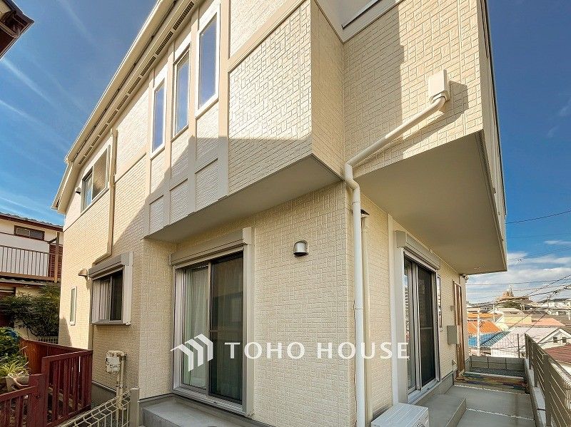 Modern 3LDK House with Underground Parking in Yokohama Minami Ward - Thumbnail 2