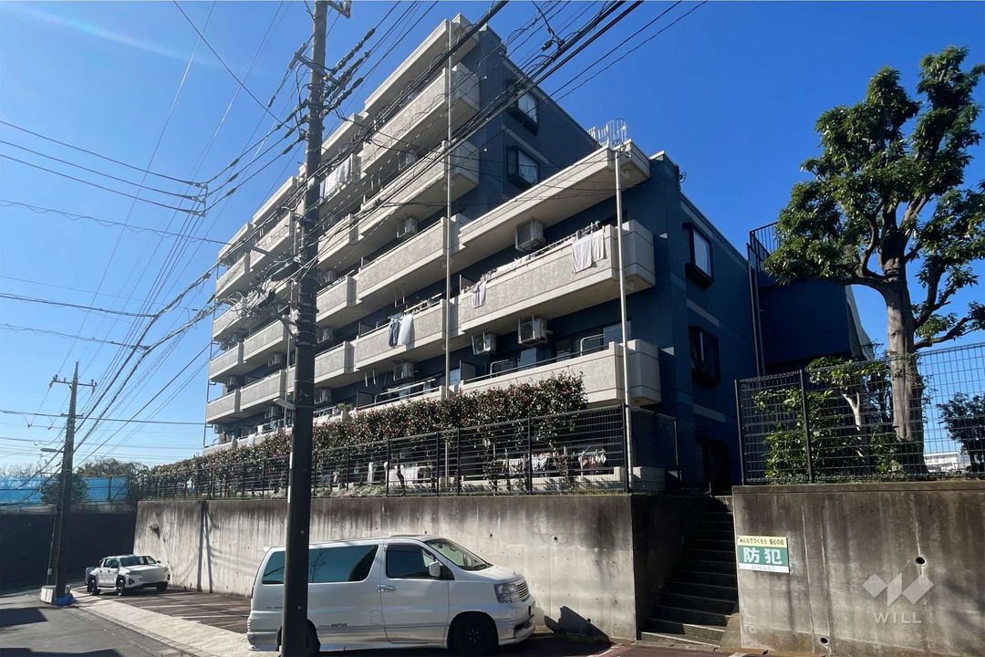 Renovated 3LDK Top-Floor Apartment for Sale in Kawasaki's Miyamae-ku - Thumbnail 4
