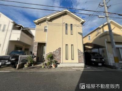 4LDK House in Izumiotsu - Solar Panels & Carport — Image 1, Izumiotsu, Osaka