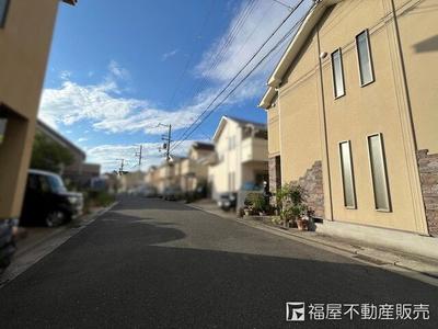 4LDK House in Izumiotsu - Solar Panels & Carport — Image 1, Izumiotsu, Osaka