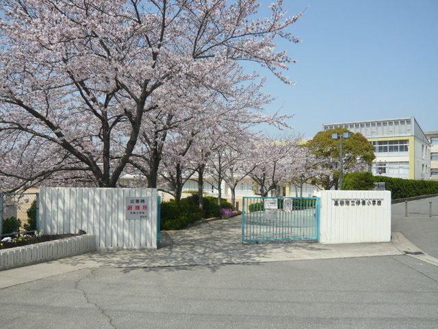 7SLDK House for Sale in Takasago, Hyogo | 191.6 sqm - Thumbnail 3