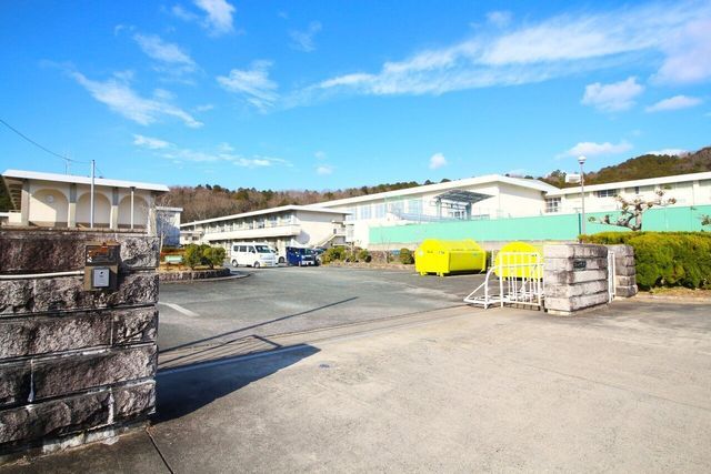 Renovated 4LDK House with Solar Power in Okazaki, Aichi - Thumbnail 2