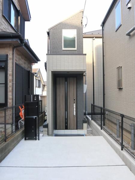 New 3LDK House in Yokohama Komagaoka with Modern Amenities - Image 1