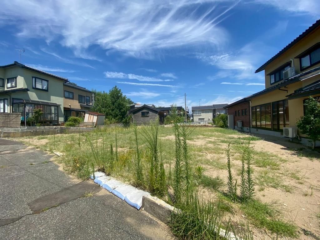 110-Tsubo Land Plot for Sale in Uchinada, Ishikawa | No Building Conditions - Thumbnail 3