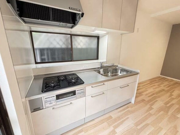 Renovated 3LDK house in central Kumamoto near tram line - Thumbnail 2