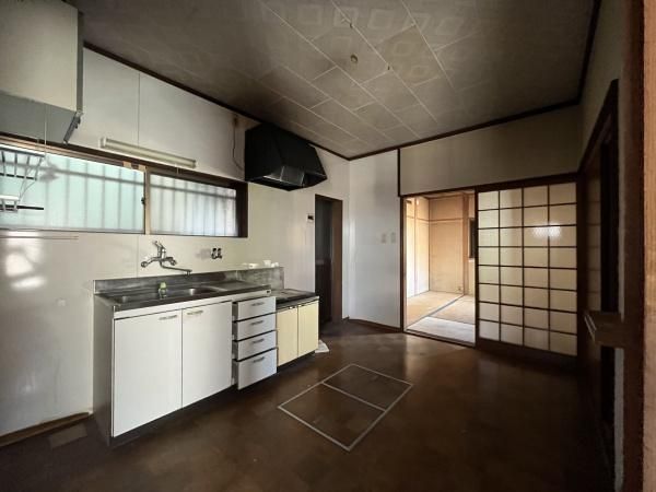 5DK Corner Lot House Near Eganosho Station, Habikino - Thumbnail 2