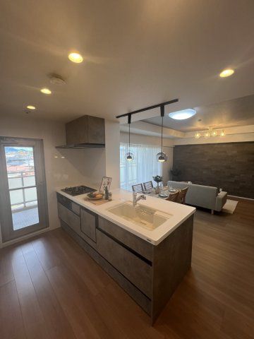 Renovated 3LDK Apartment for Sale in Kawai, Nara - Thumbnail 2