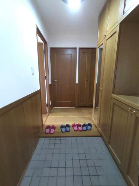 3LDK Apartment in Nisshin with Renovated Interiors - Thumbnail 3