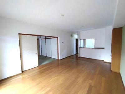 3LDK Apartment in Nisshin with Renovated Interiors — Image 4, Nisshin, Aichi