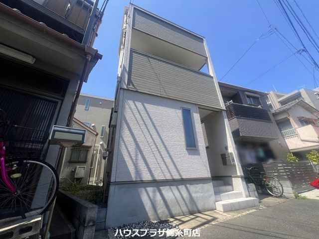 3SLDK House for Sale in Koto-ku, Tokyo - Image 1