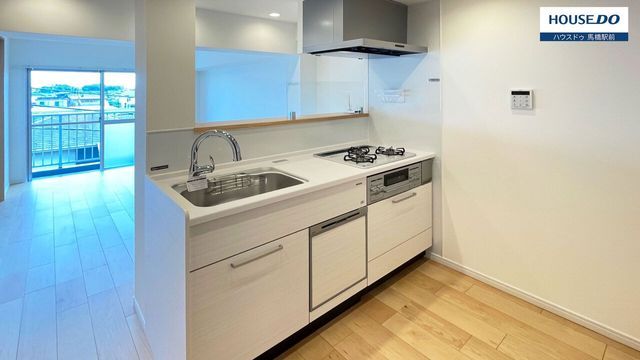 Refurbished 3LDK Apartment in Family-Friendly Matsudo - Thumbnail 3