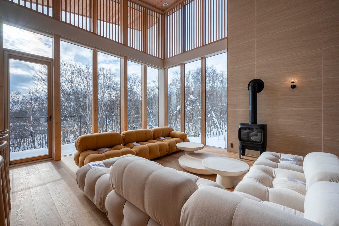 Grand Tsuru Niseko Villa A - Luxury 4-Bed House in Soga - Thumbnail 3