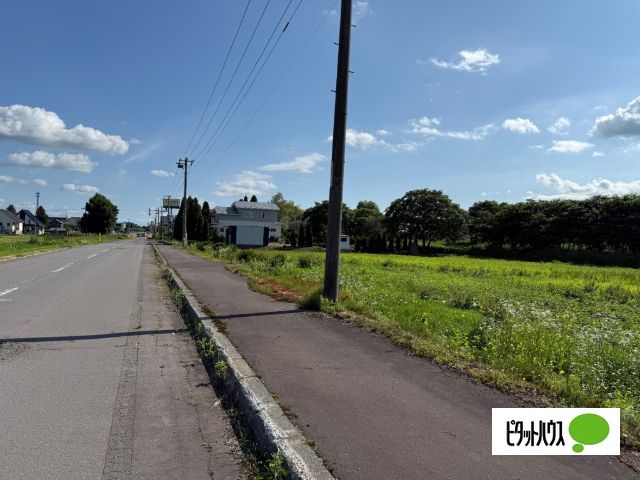 Large 26,684 sqm Land Plot with Old House in Sunagawa, Hokkaido - Thumbnail 2