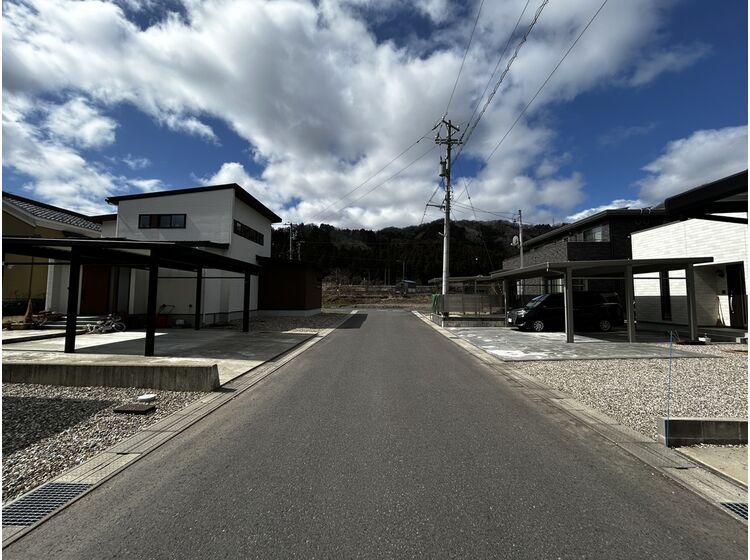 Modern 3LDK House for Sale in Minamiechizen-cho, Fukui - Thumbnail 2