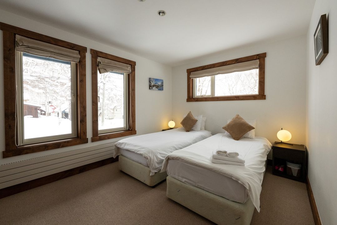 Ishi Couloir Triple-Key Ski Lodge for Sale in Niseko Hirafu - Thumbnail 4