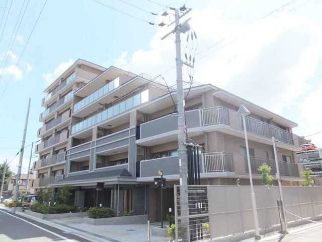 3LDK Apartment in Fushimi, Kyoto - Padeshon Fujinomori - Thumbnail 2