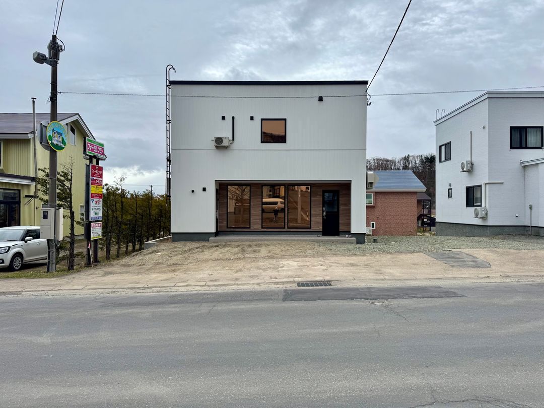 New Commercial & Residential Building in Kitanomine, Furano - Thumbnail 2