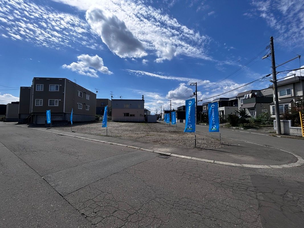 Sapporo Land for Sale: 208.54m² Plot in Shiroishi with Building Condition - Thumbnail 2