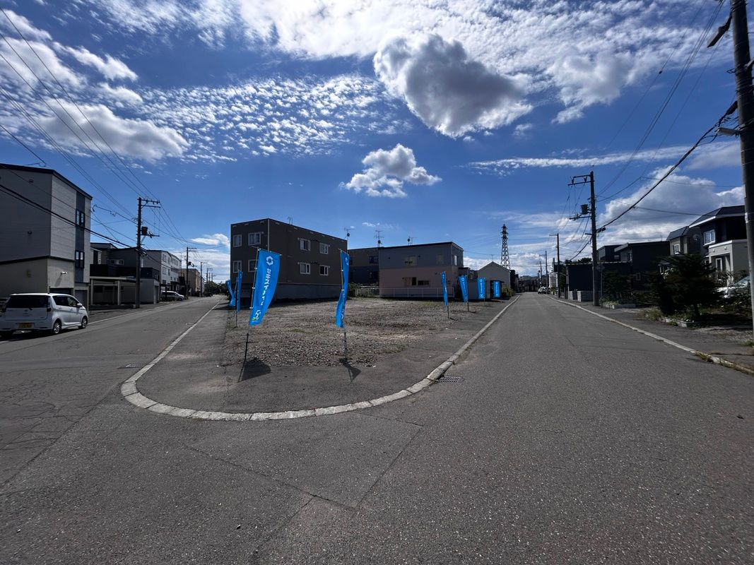 Sapporo Land for Sale: 208.54m² Plot in Shiroishi with Building Condition - Thumbnail 3