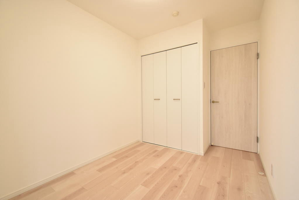 Renovated 3LDK Apartment in Higashiosaka - 69.96m² - Thumbnail 3