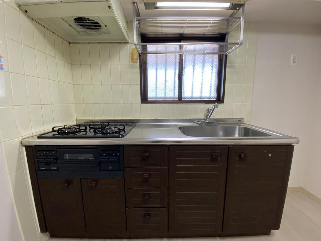 2DK Apartment in Ome City, Tokyo - Thumbnail 2