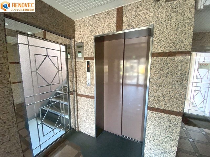 Renovated 3LDK Apartment for Sale in Sakai Kita-ku, Osaka - Thumbnail 4