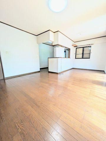 4LDK House for Sale in Moji Ward, Kitakyushu — Image 2, Moji, Fukuoka