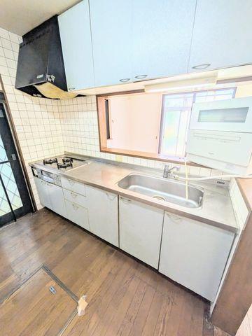 4LDK House for Sale in Moji Ward, Kitakyushu — Image 3, Moji, Fukuoka