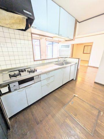 4LDK House for Sale in Moji Ward, Kitakyushu — Image 4, Moji, Fukuoka