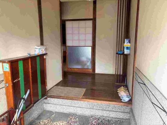 5DK House for Sale in Nakasuga, Niihama City, Ehime - Thumbnail 2