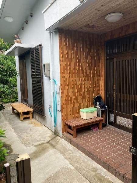 5LDK House for Sale in Okinawa City with 6 Parking Spaces - Thumbnail 2