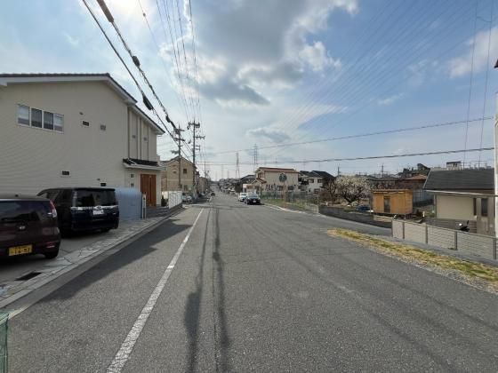 3LDK Detached House in Katano City with Carport and Balcony - Image 1