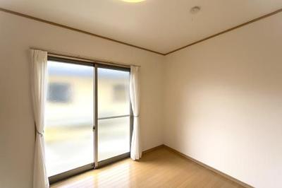 3LDK Detached House in Katano City with Carport and Balcony — Image 22, Katano, Osaka