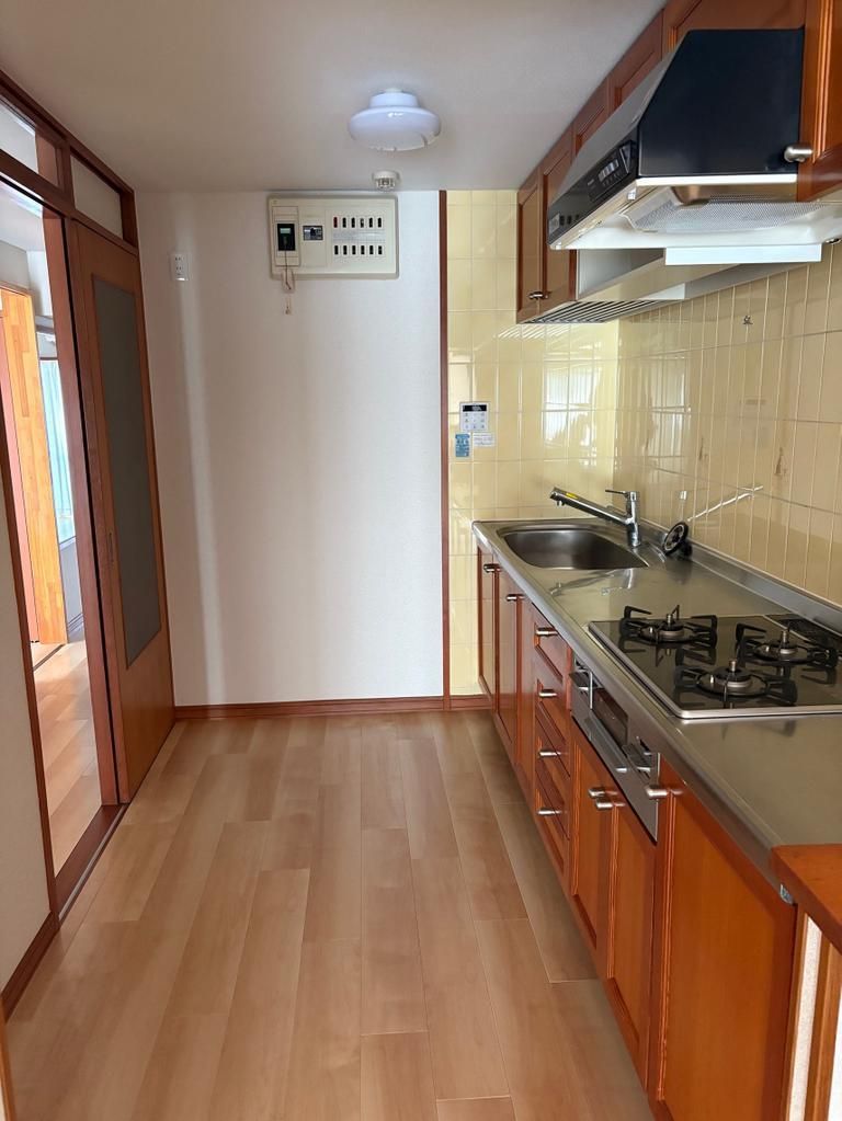Renovated 4LDK Apartment near Meitetsu Ichinomiya Station - Thumbnail 3