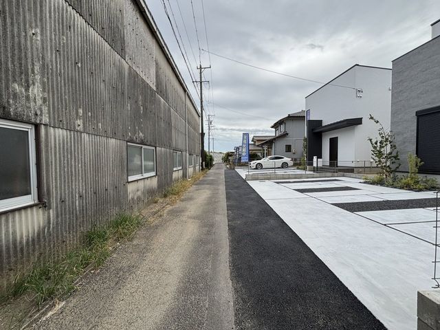 New 4LDK ZEH House in Suzuka with Parking for 4 Cars - Thumbnail 2