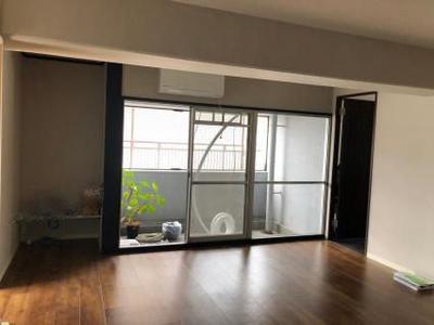 Renovated 3LDK Apartment Near Omiya Station - Prime Location — Image 2, Nakagyo, Kyoto