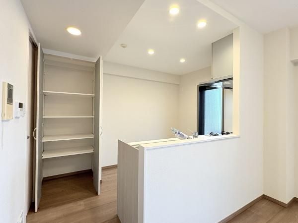 3LDK Apartment in Hamura City Near JR Kozaku Station - Thumbnail 2