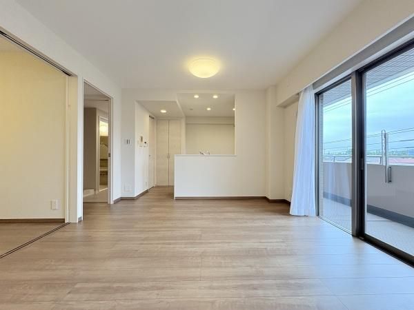 3LDK Apartment in Hamura City Near JR Kozaku Station - Thumbnail 3