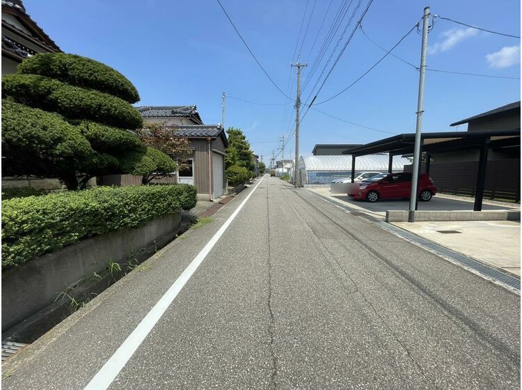 1LDK House for Sale in Komatsu City, Ishikawa - Thumbnail 2