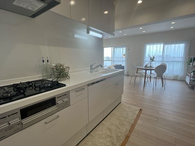 3LDK Apartment in Minato Ward Nagoya with South Balcony - Thumbnail 3