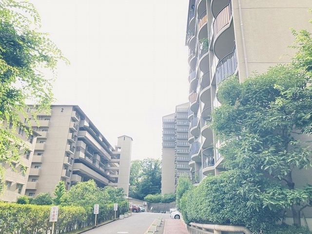 ユニハイム千里丘1号棟中古マンション吹田市3SLDK - Thumbnail 2
