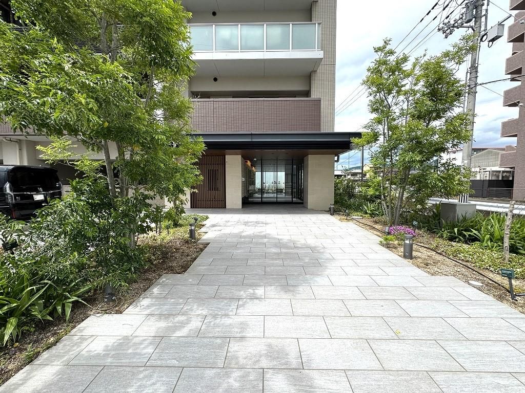 3LDK Pet-Friendly Apartment in Takamatsu, Kagawa Prefecture - Thumbnail 2
