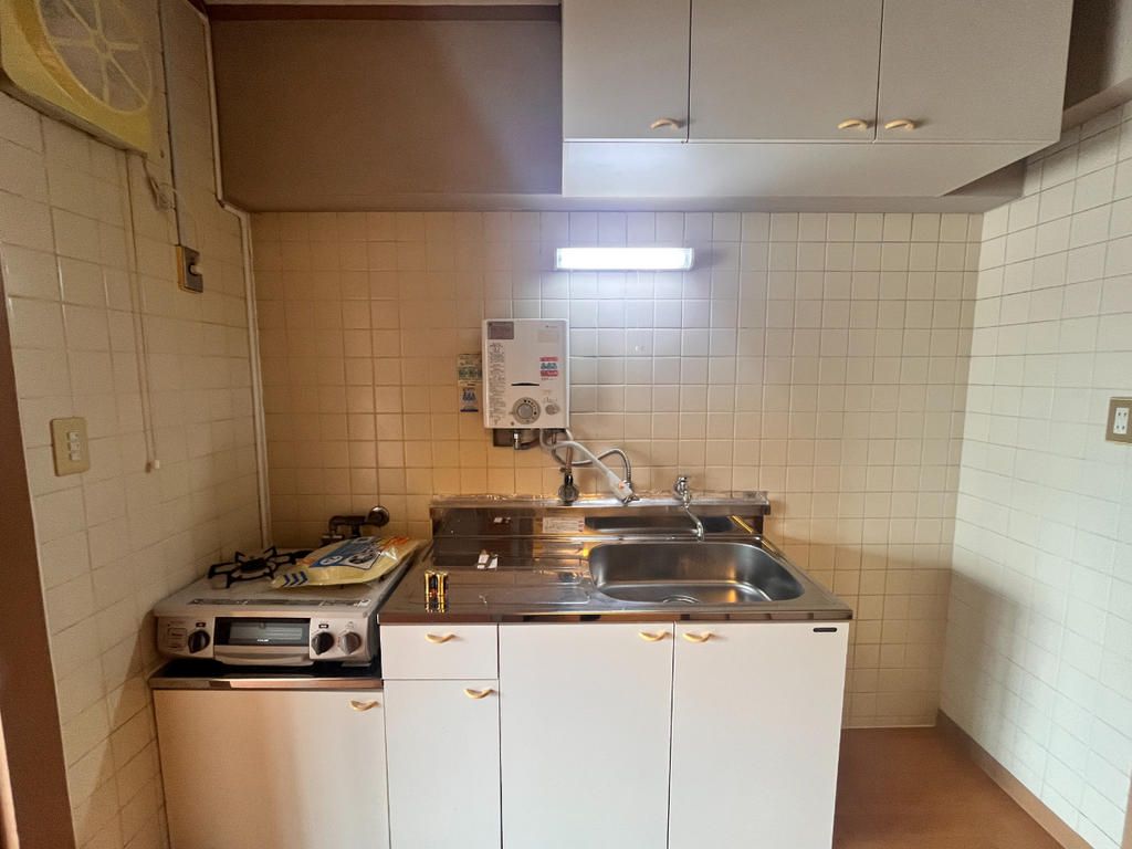 Corporas Nishigamo 302: 2K Apartment in Kyoto Kita Ward - Thumbnail 2