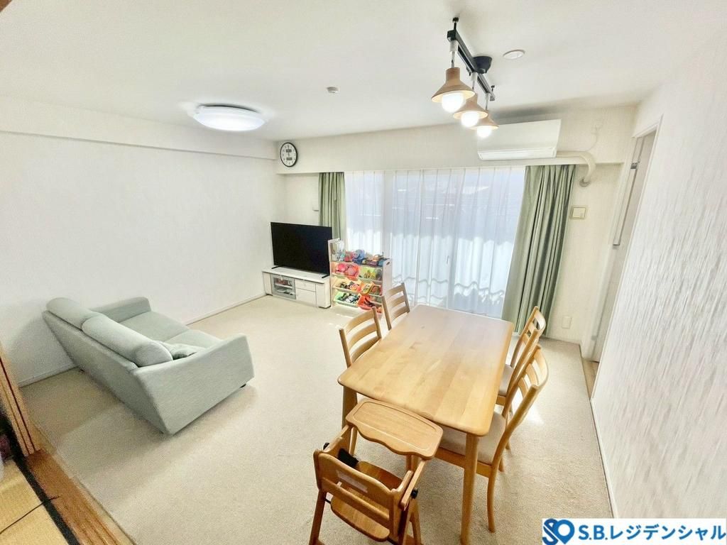 Sun Mansion Atre Oji 4LDK Renovated Apartment in Ikaruga, Nara - Thumbnail 2